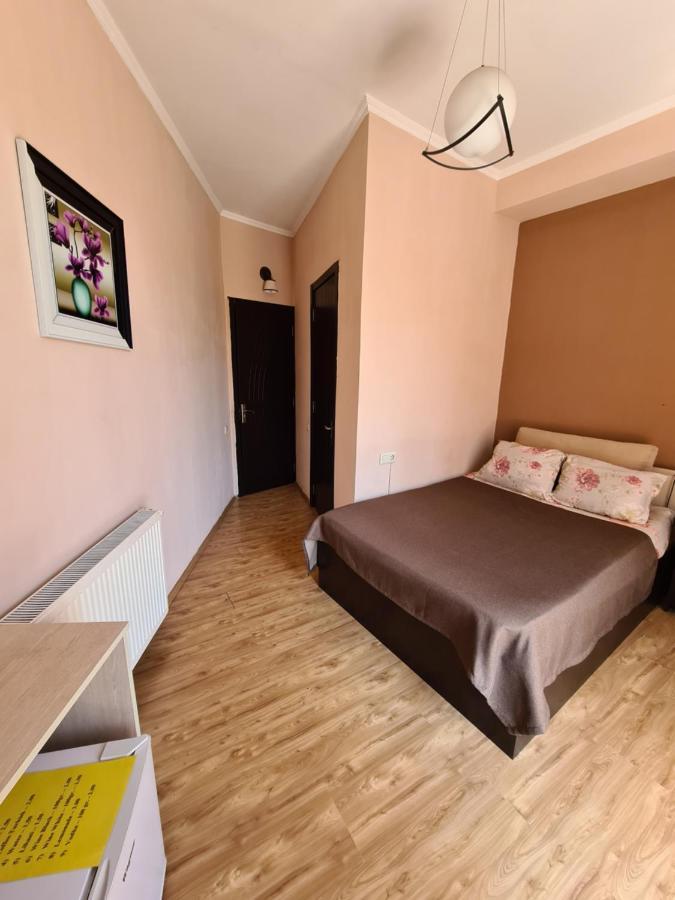 Shatell Tbilisi Buitenkant foto