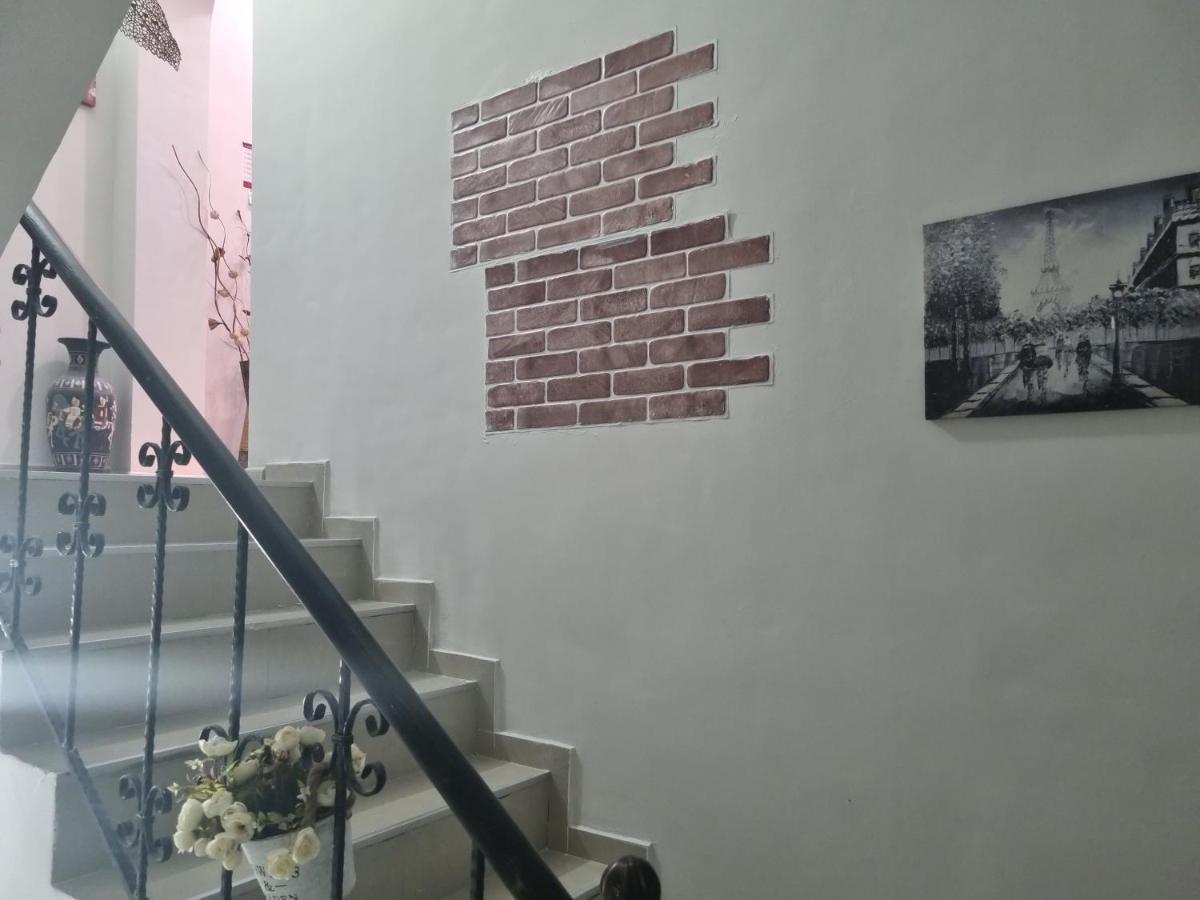 Shatell Tbilisi Buitenkant foto